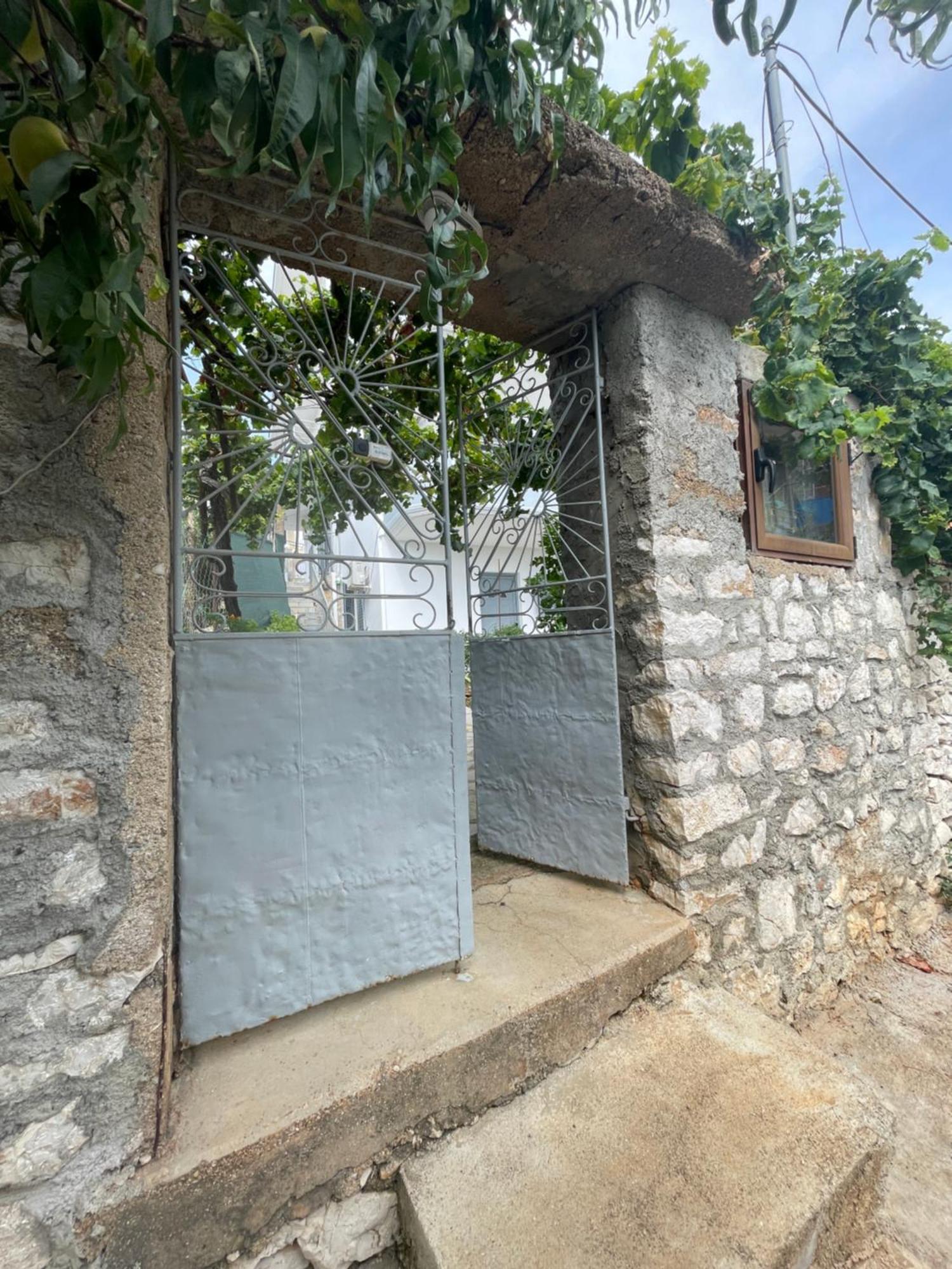 Tasos Rooms Himarë Exteriér fotografie